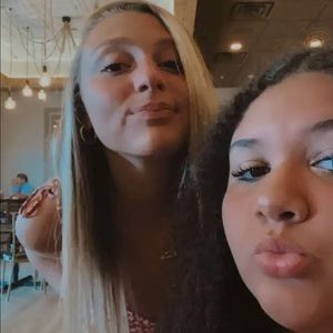 Meet your Posher, Ava